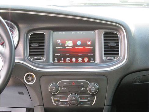 Used 2015 Dodge Charger SXT w/ Driver Confidence Group image 7