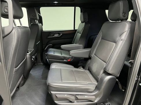 Used 2025 GMC Yukon XL Denali image 49