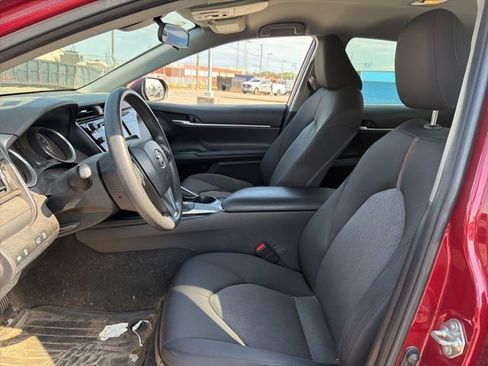 Used 2020 Toyota Camry LE FWD image 10
