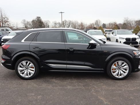 Used 2022 Audi e-tron S Premium Plus image 4