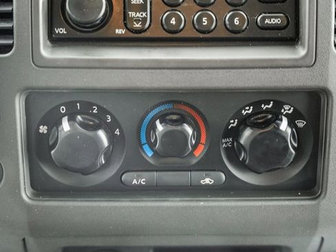 Used 2006 Nissan Frontier LE image 26