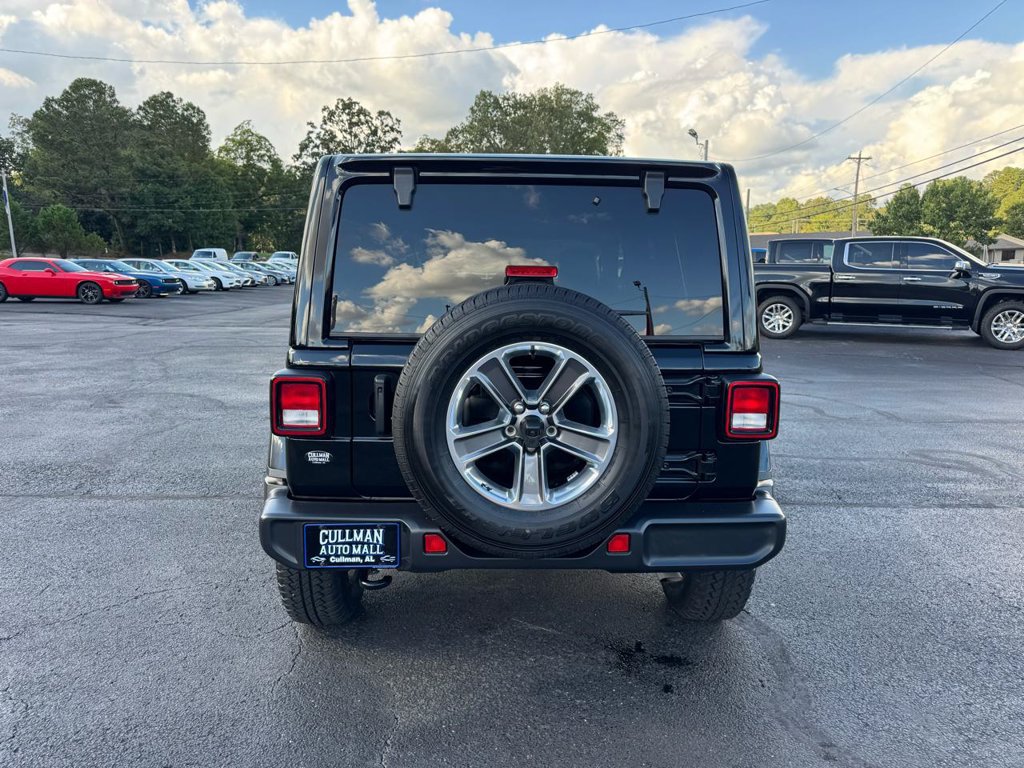 Used 2022 Jeep Wrangler Unlimited Sahara AWD/4WD image 7