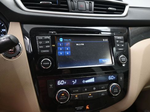 Used 2015 Nissan Rogue SL w/ SL Premium Package image 28