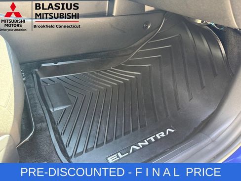 Used 2024 Hyundai Elantra SEL w/ Convenience Package FWD image 43