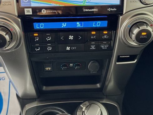 Used 2022 Toyota 4Runner Limited AWD/4WD image 19