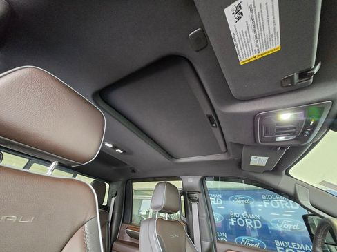 Used 2024 GMC Sierra 3500 Denali w/ Denali Reserve Package image 27