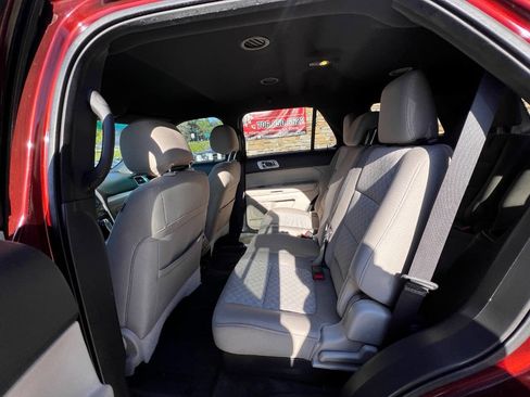 Used 2015 Ford Explorer XLT w/ Equipment Group 201A image 16