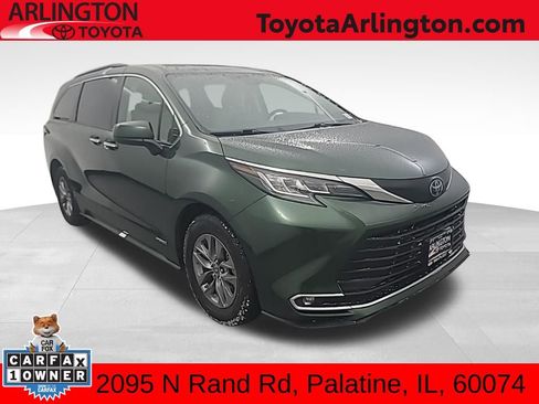 Used 2021 Toyota Sienna XLE w/ XLE Plus Package image 1