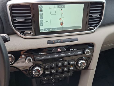 Used 2021 Kia Sportage EX w/ EX Technology Package AWD/4WD image 16