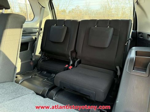 Used 2024 Toyota 4Runner SR5 AWD/4WD image 17