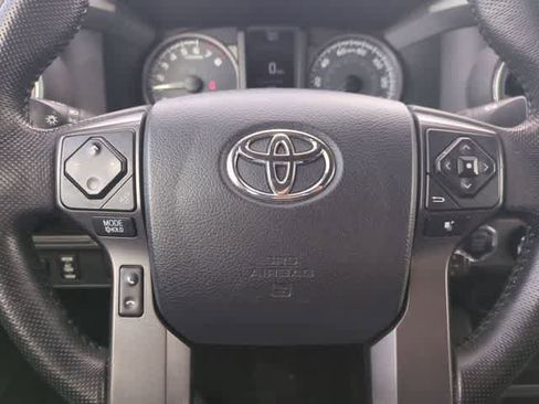 Used 2016 Toyota Tacoma TRD Sport w/ Towing Package image 21