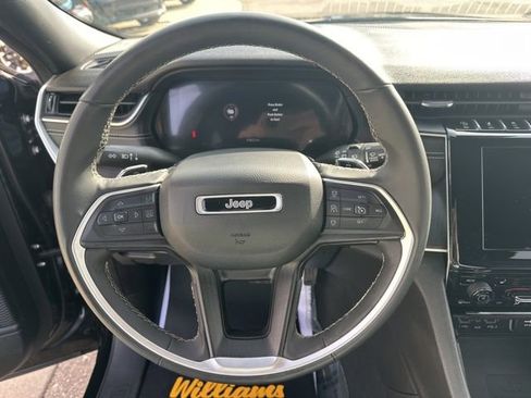 Used 2024 Jeep Grand Cherokee L Laredo image 12