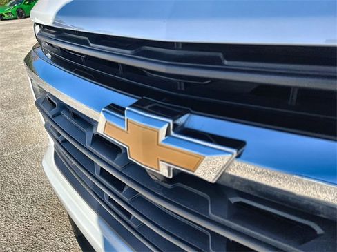 Used 2024 Chevrolet Traverse LS image 31