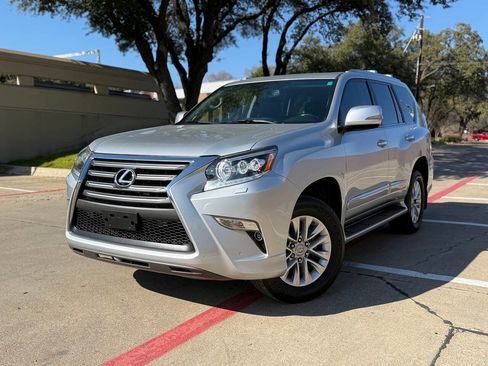 Used 2017 Lexus GX 460 Base AWD 4dr SUV image 2