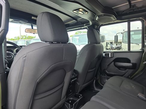 Used 2023 Jeep Wrangler Sport S image 16