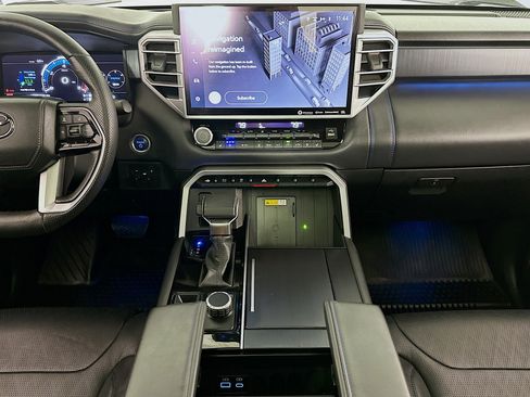 Used 2023 Toyota Tundra Platinum image 11