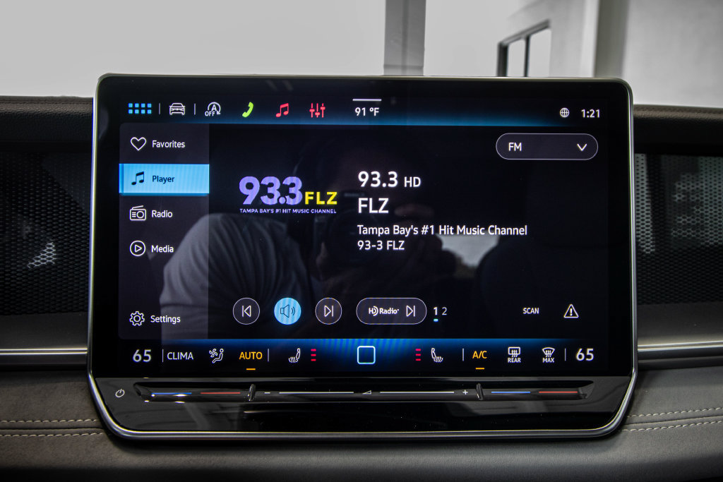 New 2026 Volkswagen Tiguan SE R-Line FWD image 40