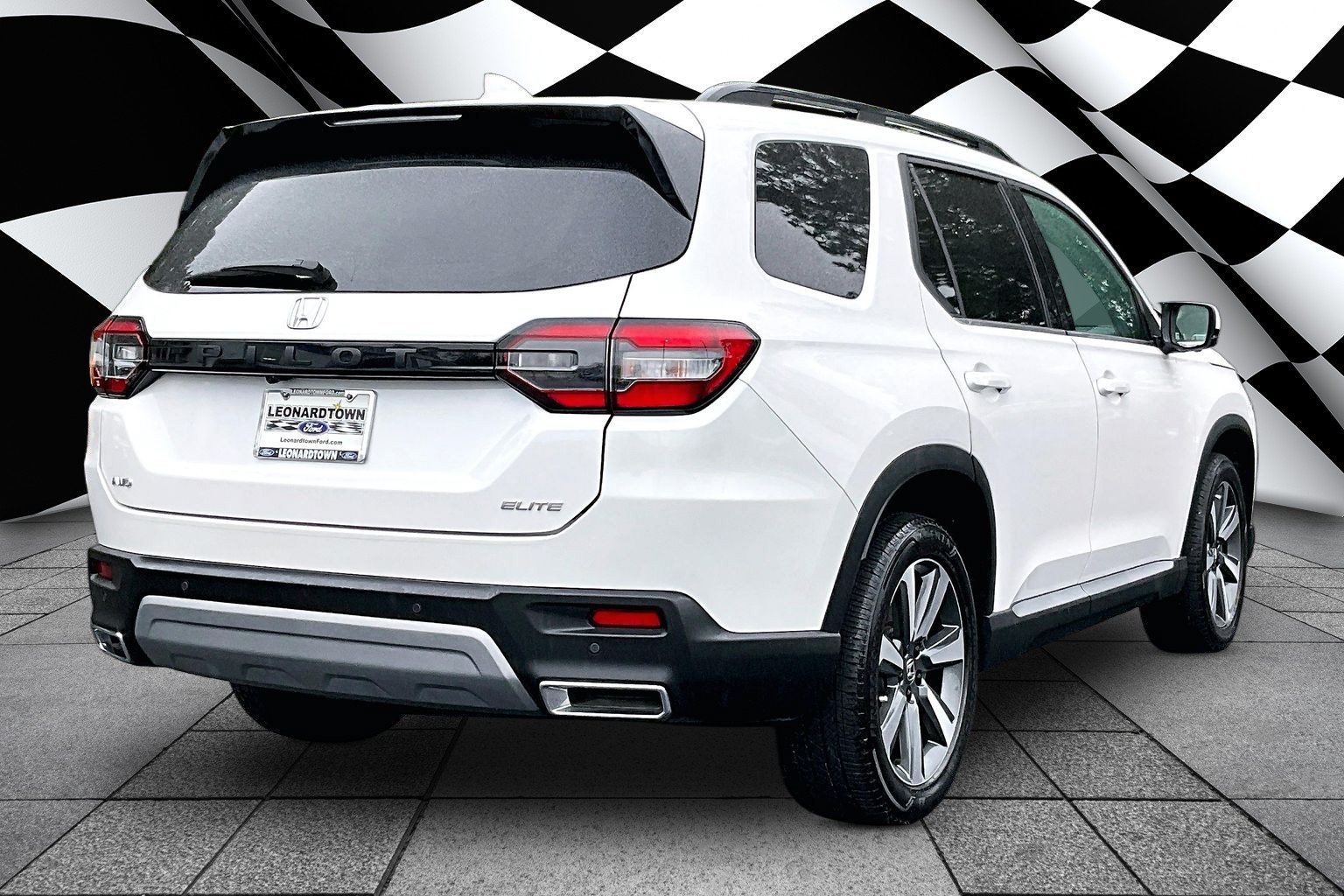 Used 2025 Honda Pilot Elite image 2