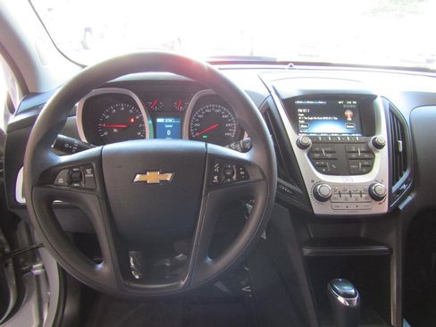 Used 2016 Chevrolet Equinox LS FWD image 15