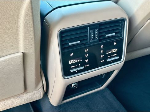 Used 2019 Porsche Cayenne Turbo image 25