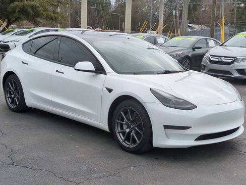 Used 2021 Tesla Model 3 Standard Range Plus image 2