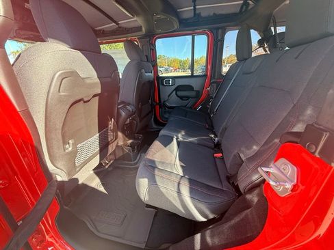 New 2026 Jeep Wrangler Unlimited Rubicon AWD/4WD image 26