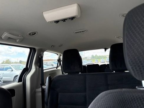 Used 2020 Dodge Grand Caravan SE FWD image 26