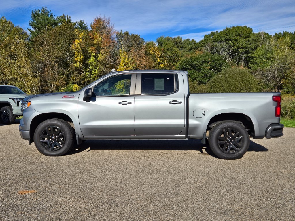 Used 2023 Chevrolet Silverado 1500 RST AWD/4WD image 2