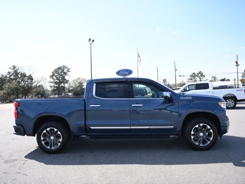 Used 2024 Chevrolet Silverado 1500 High Country w/ Technology Package image 2