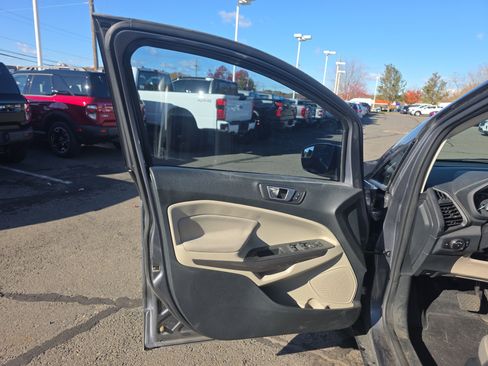 Certified 2019 Ford EcoSport SE image 26