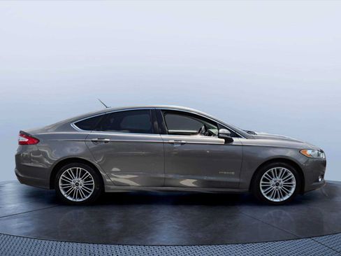 Used 2014 Ford Fusion SE w/ Equipment Group 502A FWD image 7