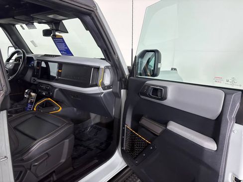 Certified 2023 Ford Bronco Badlands w/ Sasquatch Package AWD/4WD image 33