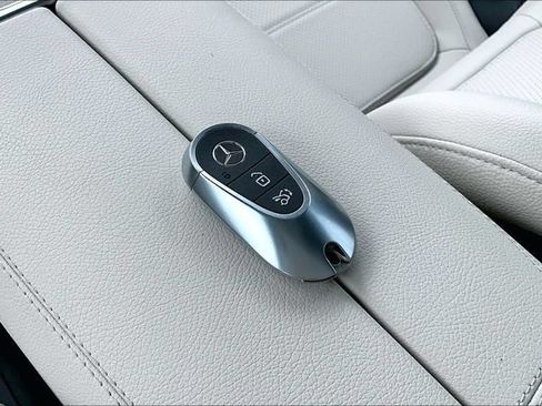 Used 2026 Mercedes-Benz GLC 300 4MATIC image 39