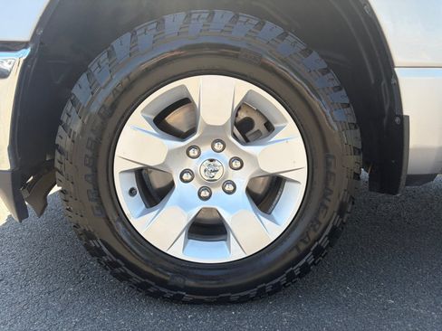 Used 2022 RAM 1500 Big Horn AWD/4WD image 11