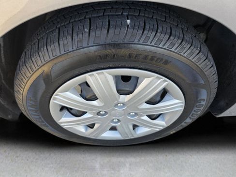 Used 2023 Kia Rio S image 29