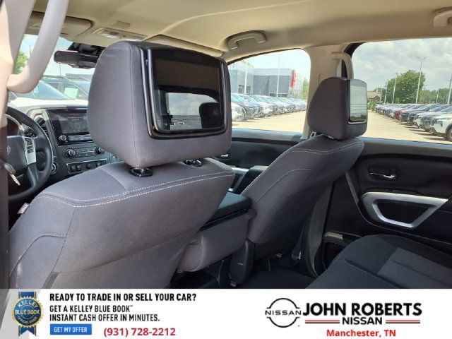 Used 2024 Nissan Titan SV RWD image 10