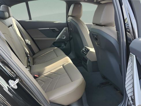 New 2026 BMW 530i RWD image 27