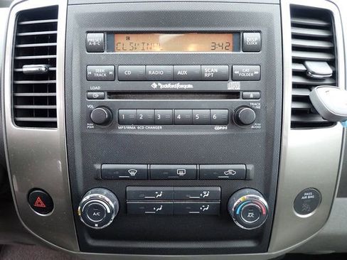Used 2012 Nissan Frontier SL w/ Moonroof Pkg AWD/4WD image 15