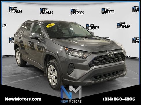 Used 2022 Toyota RAV4 LE AWD/4WD image 7