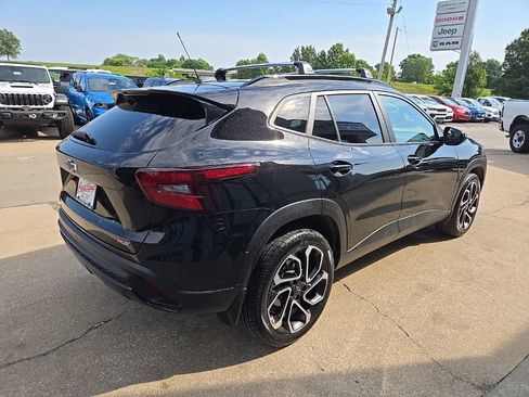 Used 2025 Chevrolet Trax RS w/ Sunroof Package FWD image 12