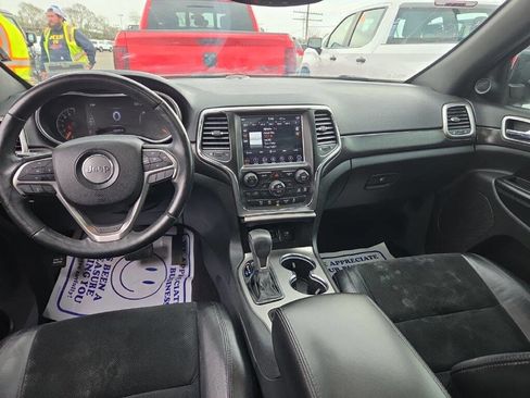 Used 2018 Jeep Grand Cherokee Altitude AWD/4WD image 6
