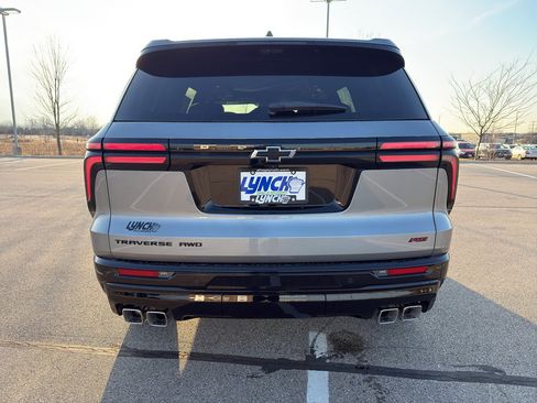 New 2026 Chevrolet Traverse RS w/ LPO, Floor Liner Package AWD/4WD image 4