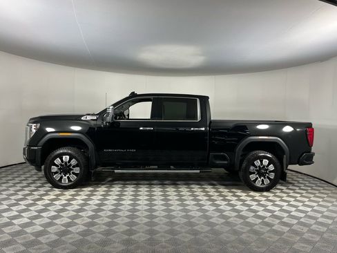 Used 2025 GMC Sierra 3500 Denali w/ Denali Reserve Package image 8