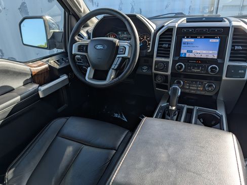 Used 2019 Ford F150 Lariat w/ Equipment Group 502A Luxury AWD/4WD image 21