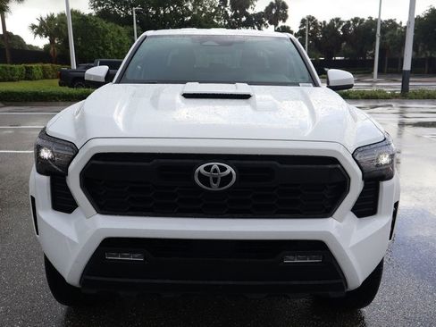 Certified 2025 Toyota Tacoma TRD Sport image 5