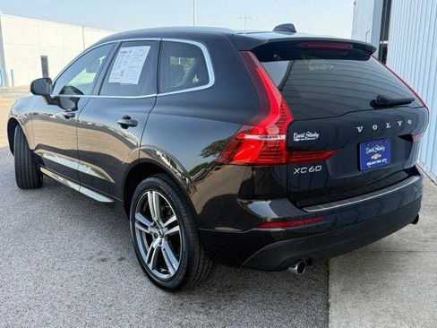 Used 2020 Volvo XC60 T5 Momentum w/ Protection Package Premier FWD image 2