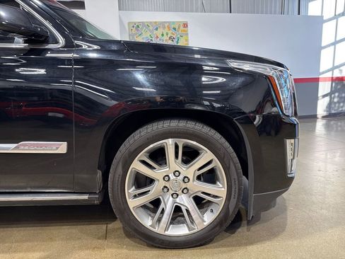 Used 2015 Cadillac Escalade Premium RWD image 37