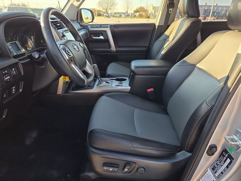 Used 2018 Toyota 4Runner SR5 Premium image 14