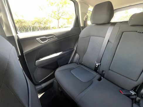 Used 2025 Kia Sportage LX FWD image 38
