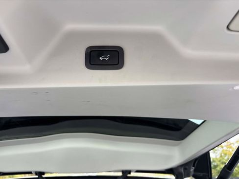 Used 2015 Land Rover Range Rover Supercharged image 14